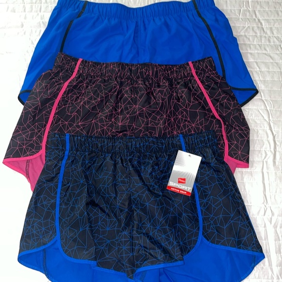 Hanes ladies athletic shorts size medium new with tag three pack - Picture 1 of 7